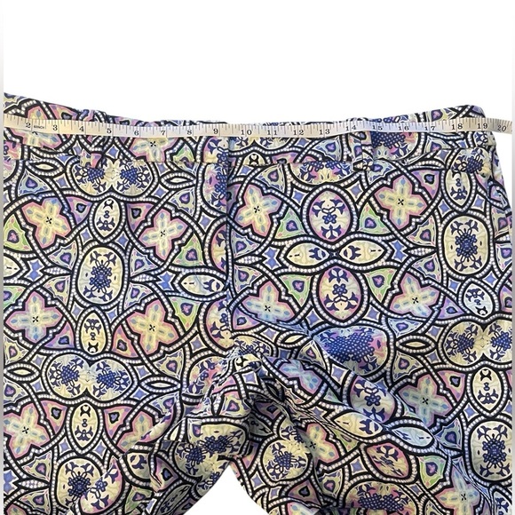 Talbots Geometric Floral Pattern Women’s Shorts Size 16 - Picture 9 of 11
